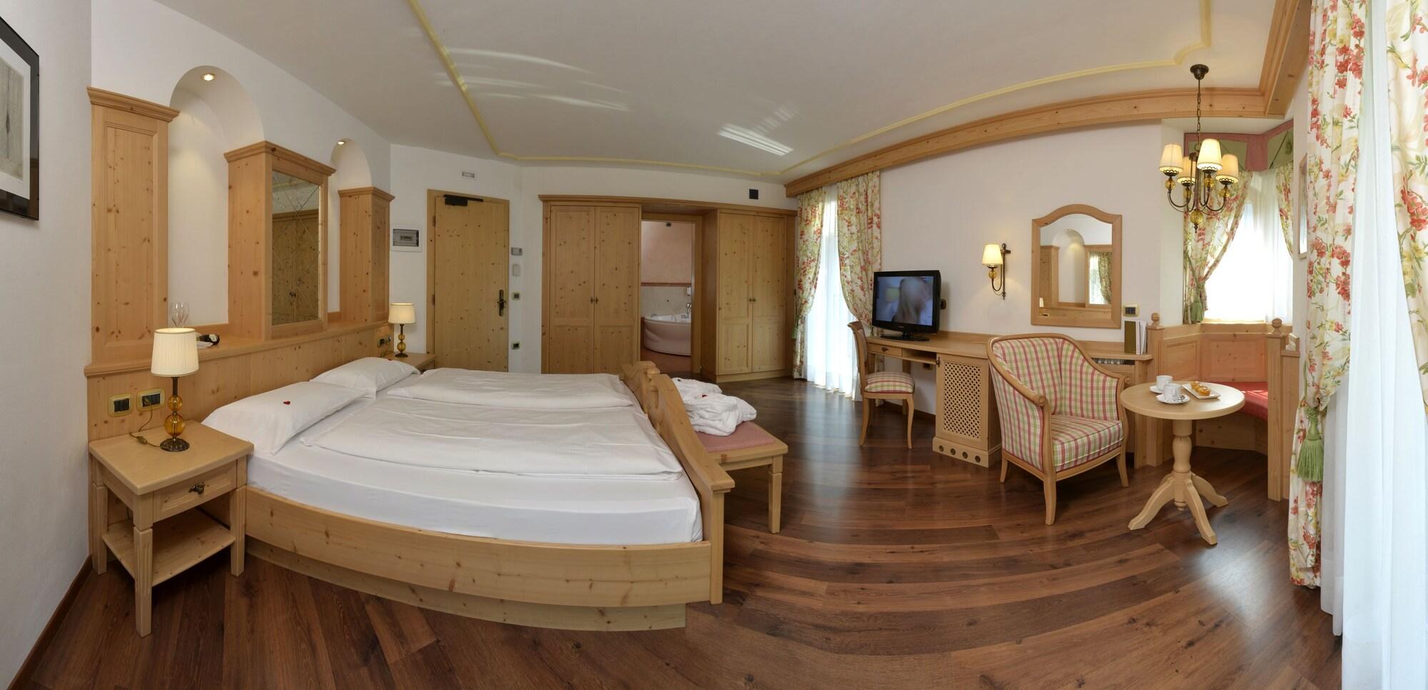 Hotel B&B Andreas Canazei Exterior photo