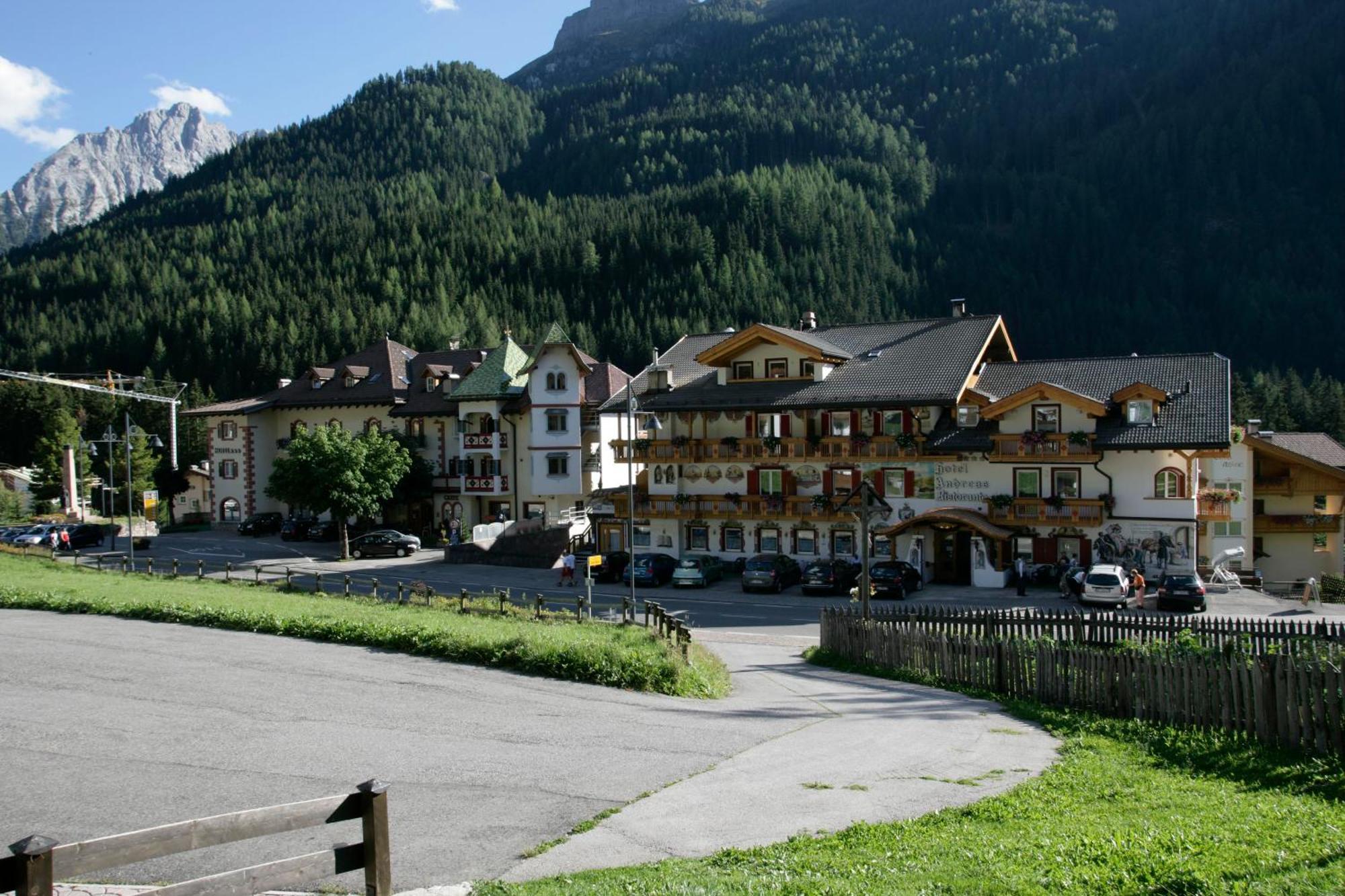 Hotel B&B Andreas Canazei Exterior photo