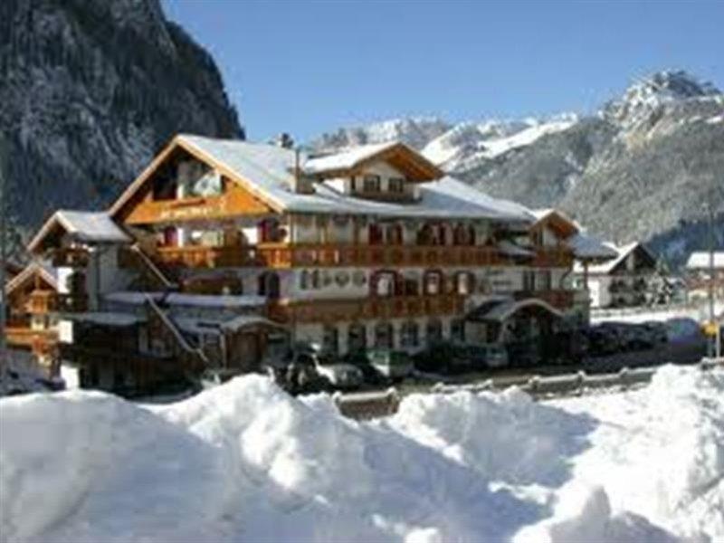 Hotel B&B Andreas Canazei Exterior photo