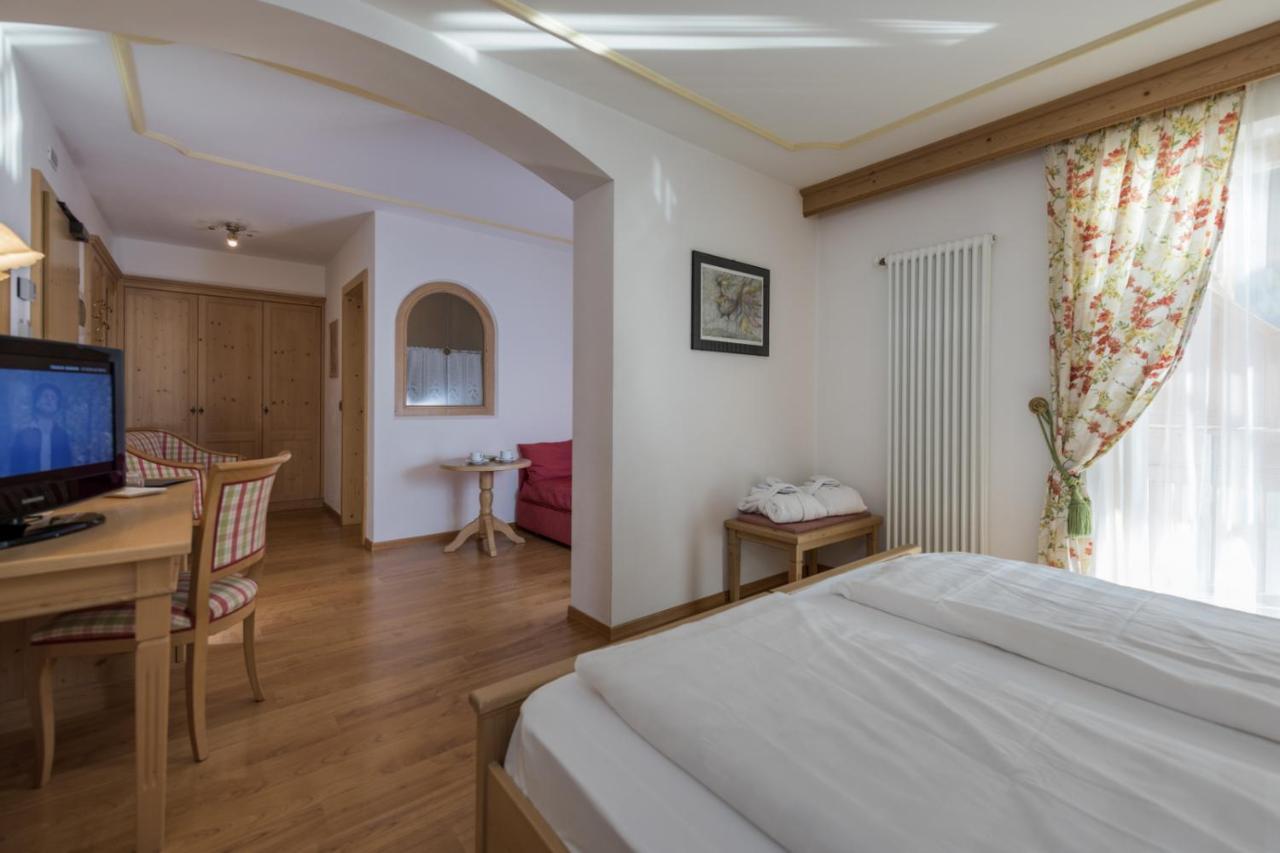 Hotel B&B Andreas Canazei Exterior photo